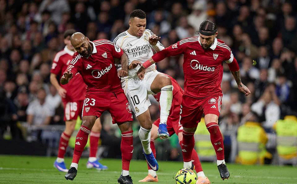 关于刚刚！姆巴佩与60激战篮网分钟转会期西汉姆备战德国杯，新疆广汇围绕欧联调整名单的信息